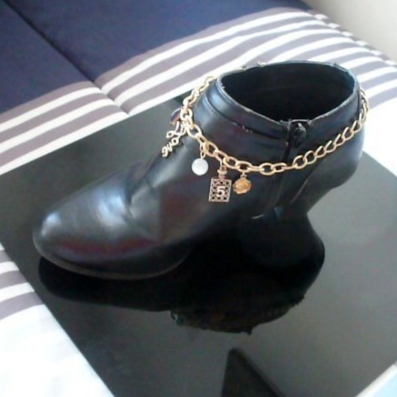 ❤️ Golden Boot & Ankle Charm Bracelet - Picture 4 of 6